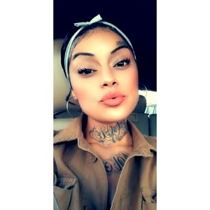 Meet your Posher, Karina